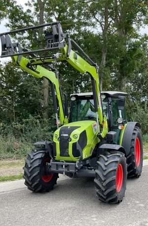 2021 Claas Elios 210 All-wheel drive farm tractor