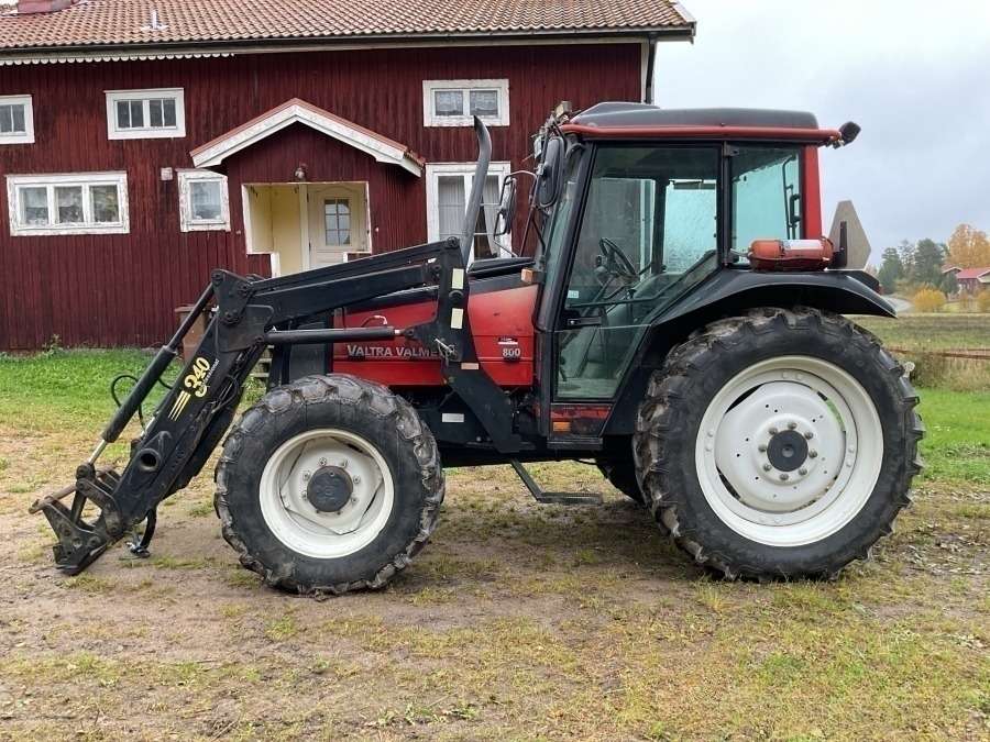 1998 Valtra Valmet 800 Four-Wheel Drive Tractor - Image 24