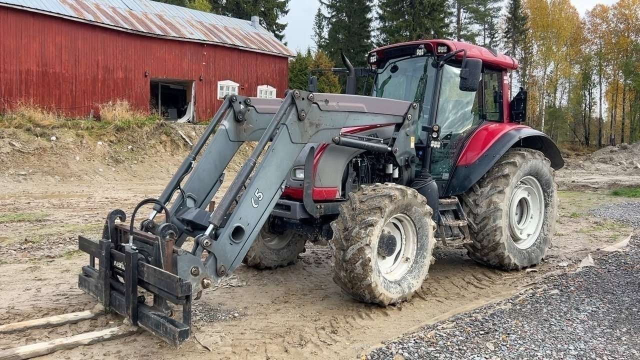 2005 Valtra C130 with snow thrower Tractor - Image 24