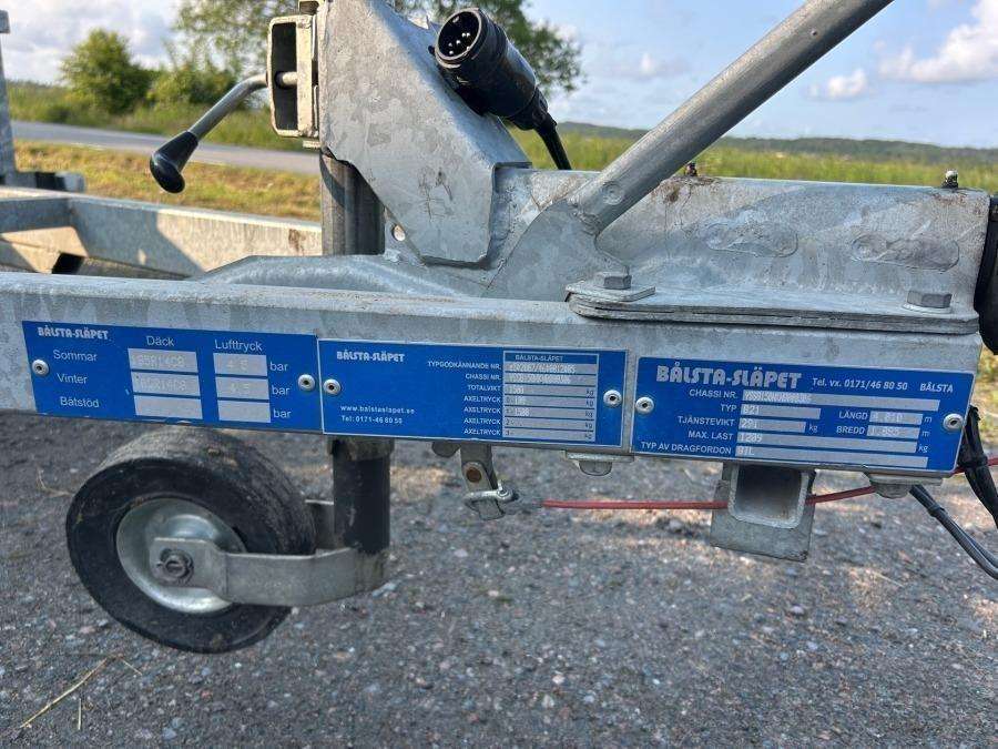 2022 Bobcat E10Z Excavator with trailer and 4 attachments - Image 25