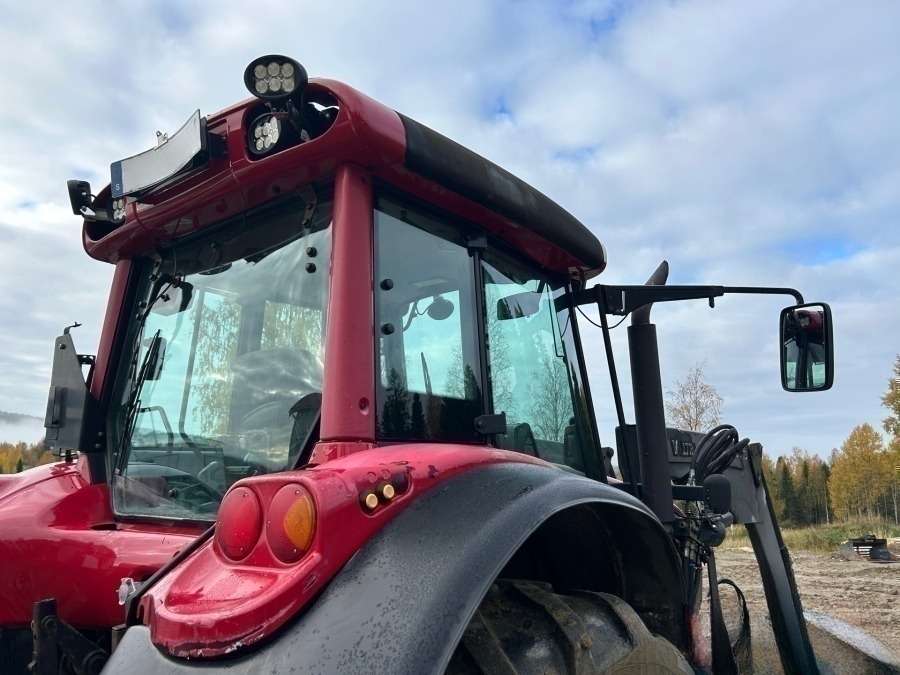 2005 Valtra C130 with snow thrower Tractor - Image 25