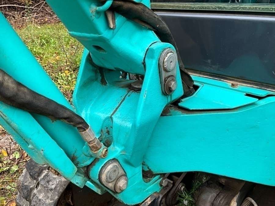 2017 Kobelco SK18 excavator with machine trailer and attachments - Image 20
