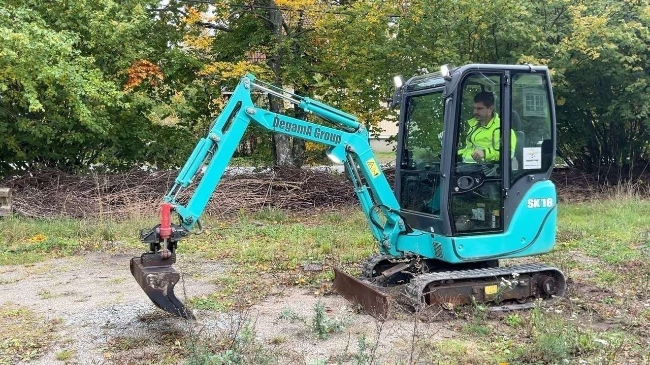 2017 Kobelco SK18 excavator with machine trailer and attachments - Image 22