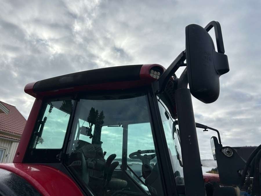 2005 Valtra C130 with snow thrower Tractor - Image 30