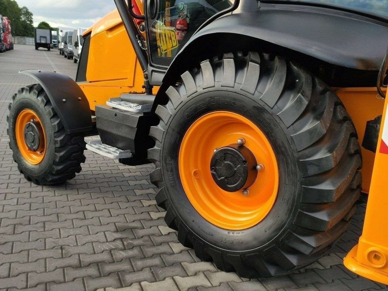 2014 JCB 3CX backhoe loader - Image 4