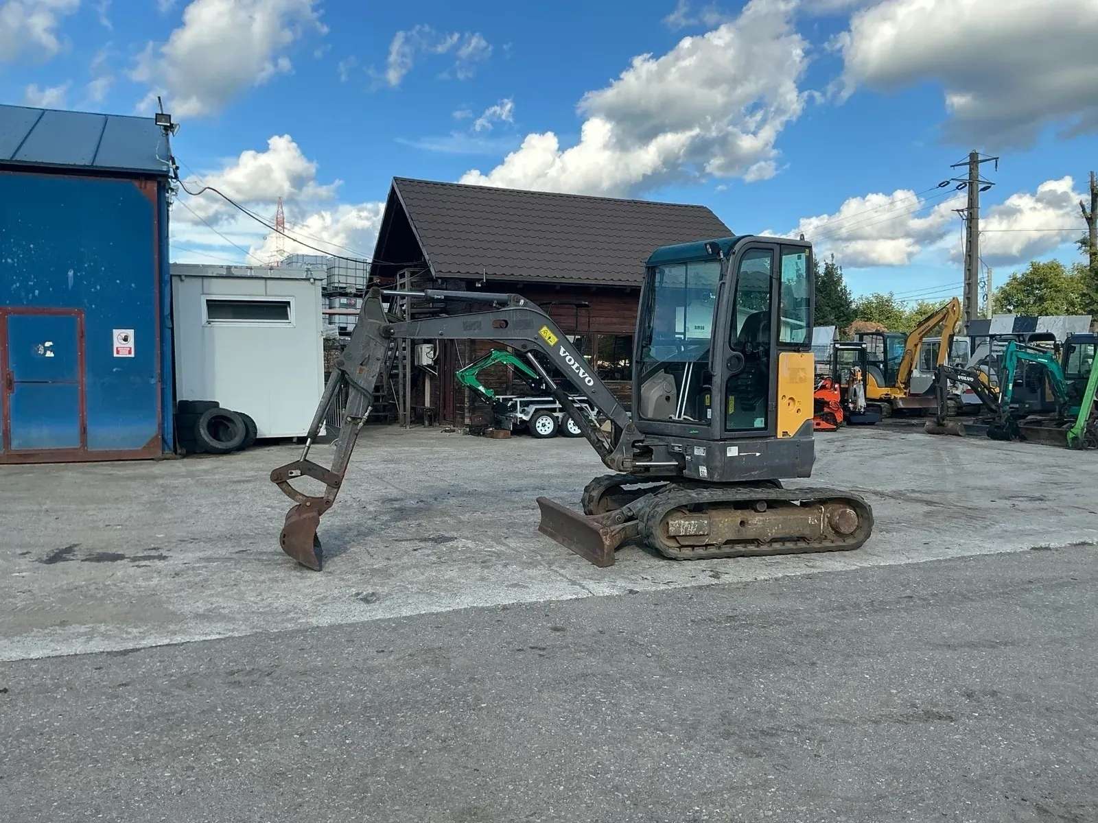 2015 Volvo ECR 25 D Mini-Excavator - Image 3