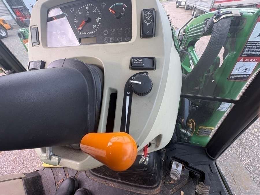 2008 John Deere 3520 Tractor - Image 32