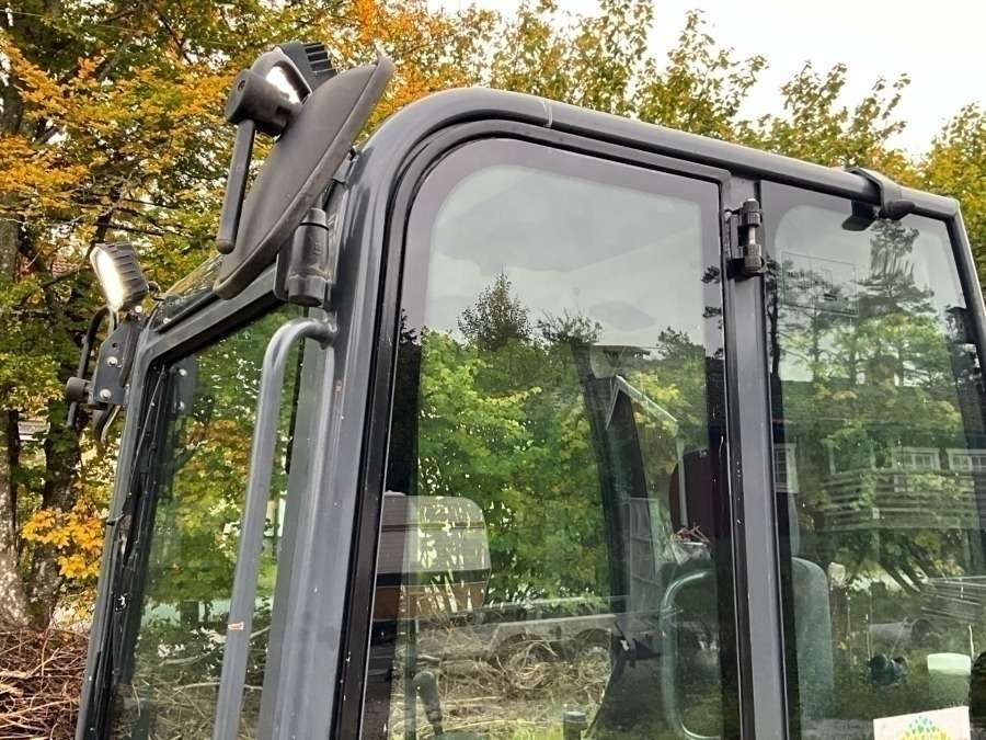 2017 Kobelco SK18 excavator with machine trailer and attachments - Image 26