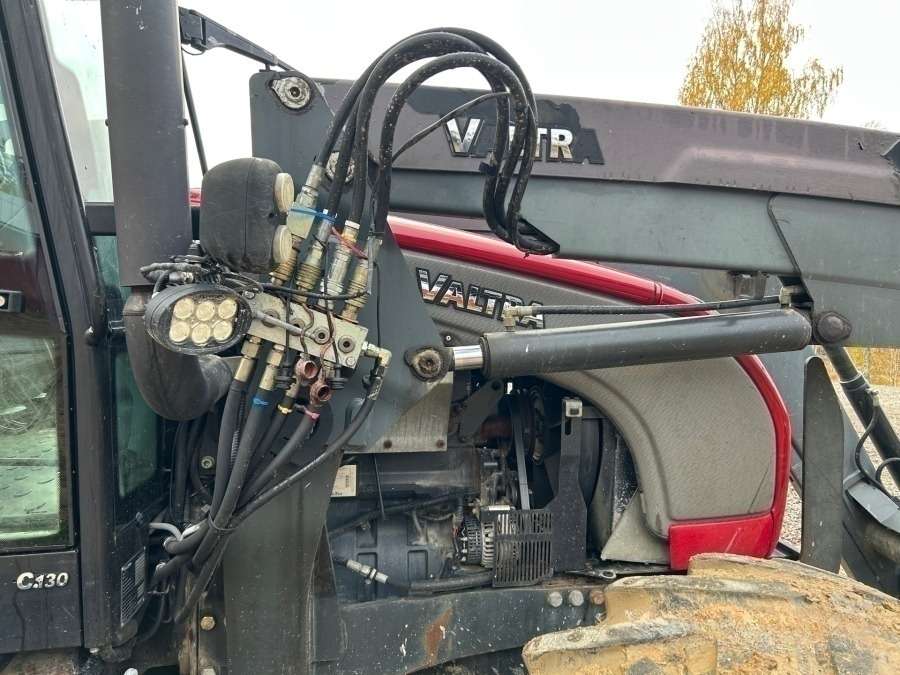 2005 Valtra C130 with snow thrower Tractor - Image 32