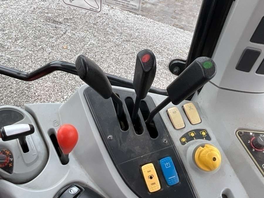 2008 Massey Ferguson 5445 Dyna-4 Tractor - Image 32