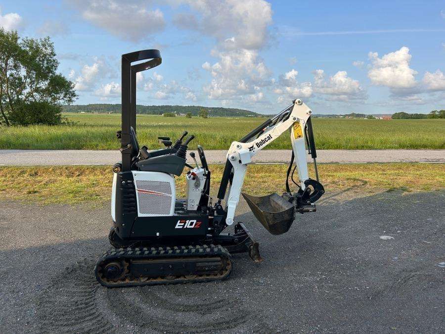 2022 Bobcat E10Z Excavator with trailer and 4 attachments - Image 34