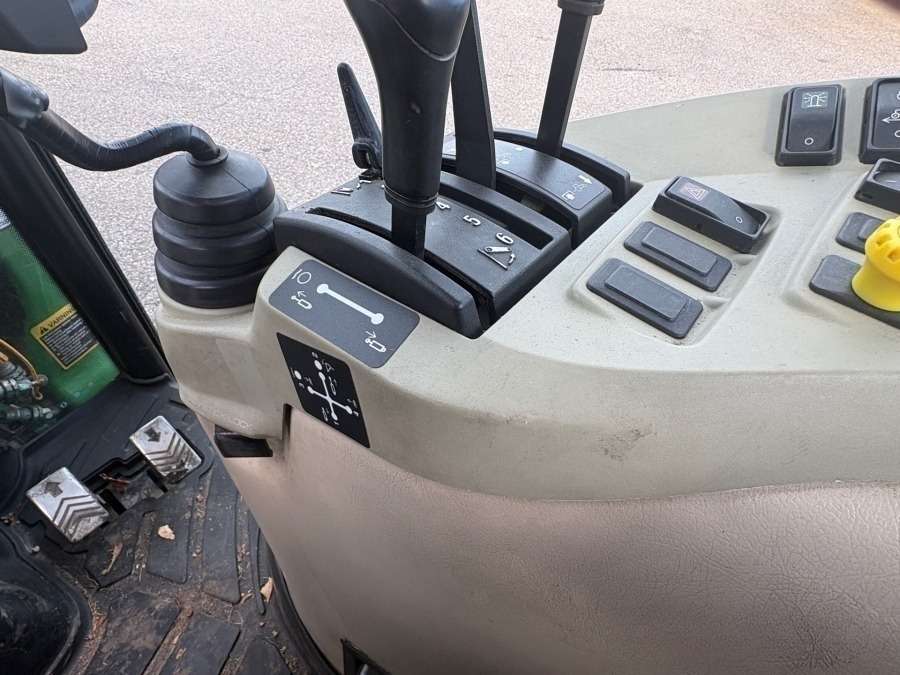 2008 John Deere 3520 Tractor - Image 38