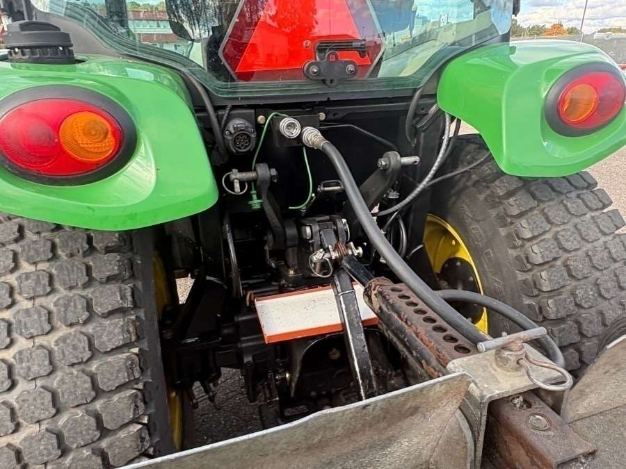 2008 John Deere 3520 Tractor - Image 5