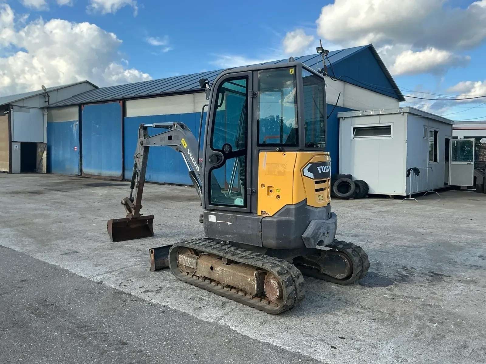 2015 Volvo ECR 25 D Mini-Excavator - Image 4