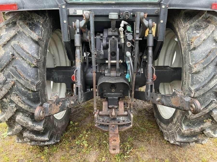 1998 Valtra Valmet 800 Four-Wheel Drive Tractor - Image 41