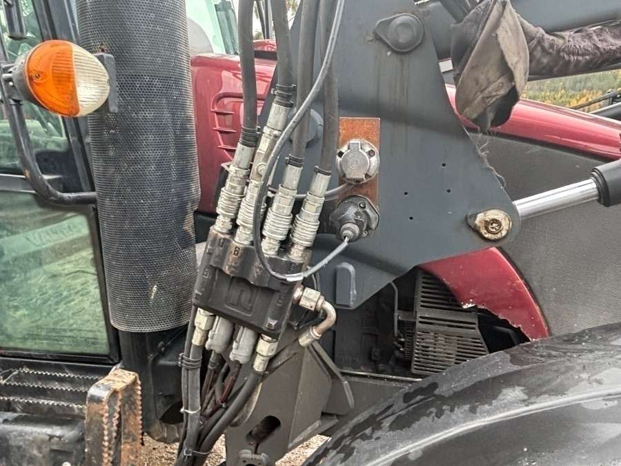 2016 Valtra A93 Tractor with front loader - Image 43