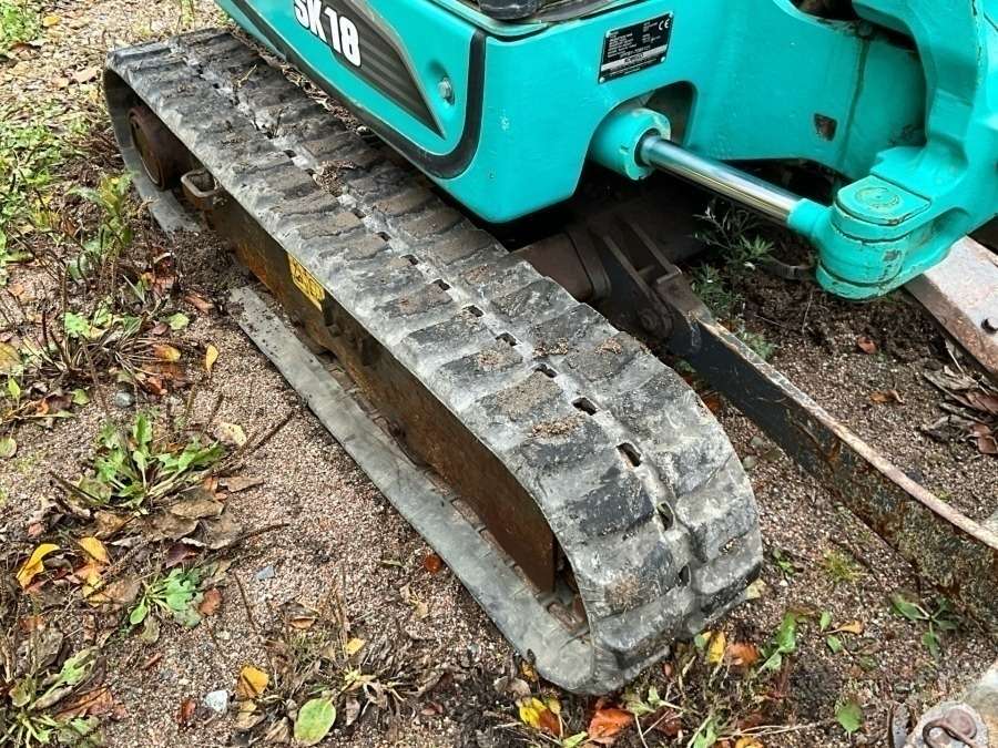 2017 Kobelco SK18 excavator with machine trailer and attachments - Image 41