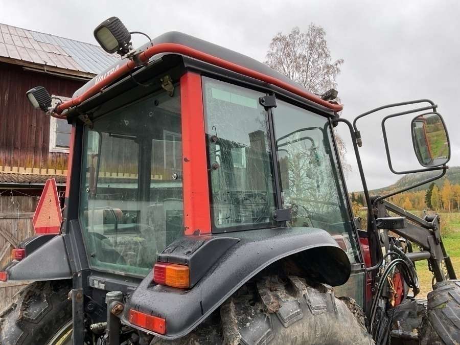 1998 Valtra Valmet 800 Four-Wheel Drive Tractor - Image 47