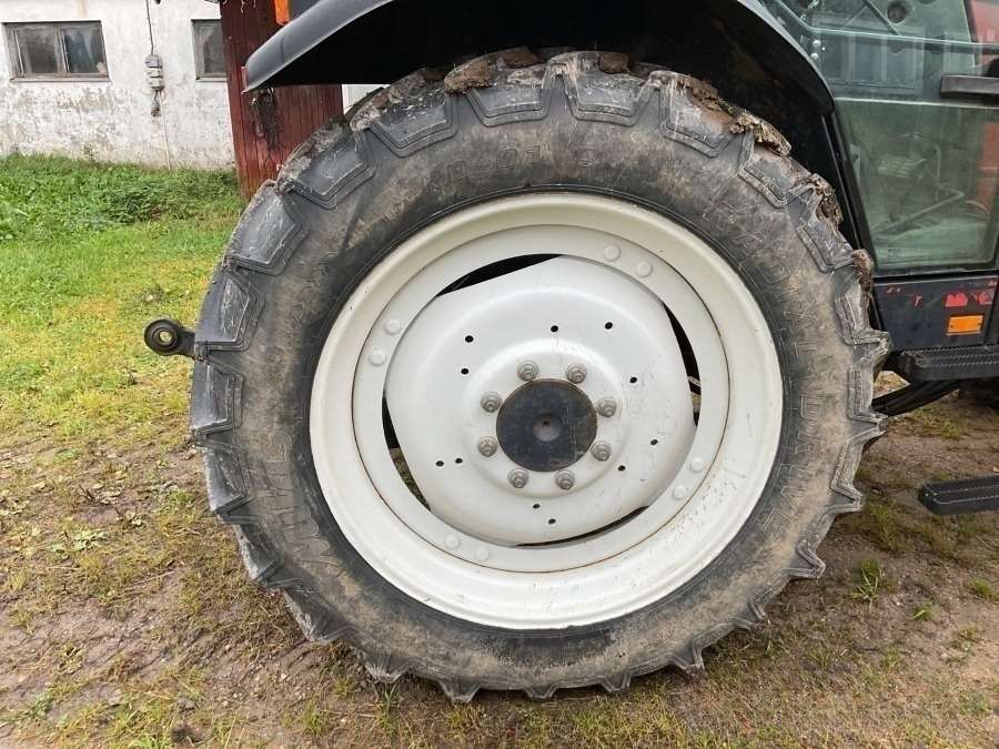 1998 Valtra Valmet 800 Four-Wheel Drive Tractor - Image 48