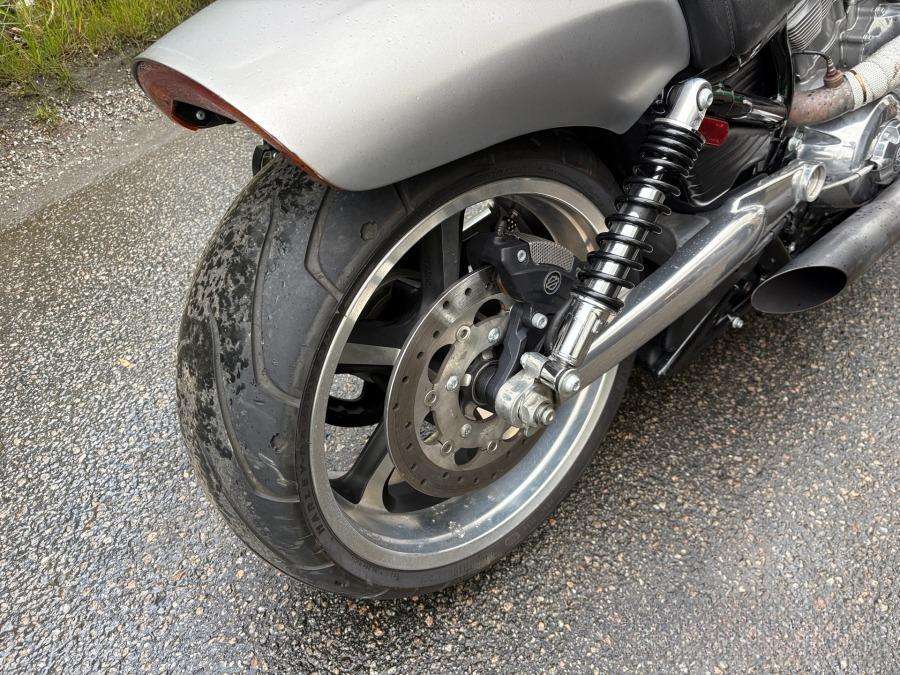 2014 Harley Davidson V-rod Muscle Motorcycle - Image 5