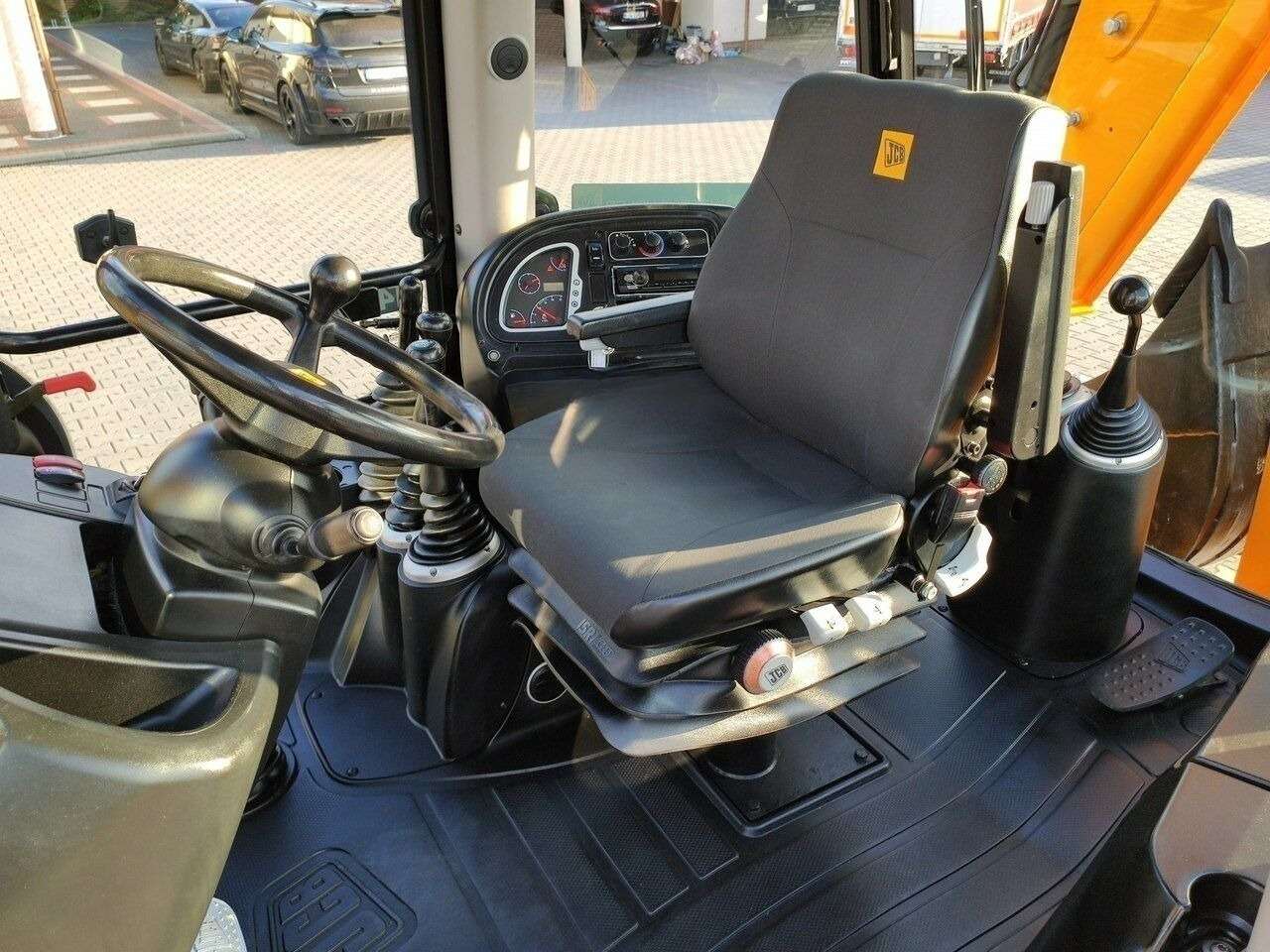 2014 JCB 3CX backhoe loader - Image 6