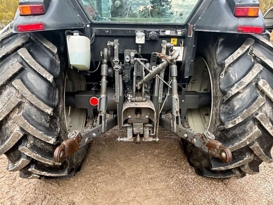 2016 Valtra A93 Tractor with front loader - Image 50