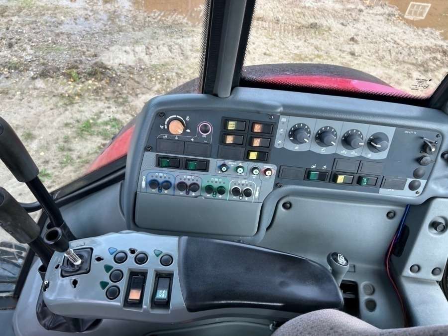 2005 Valtra C130 with snow thrower Tractor - Image 51