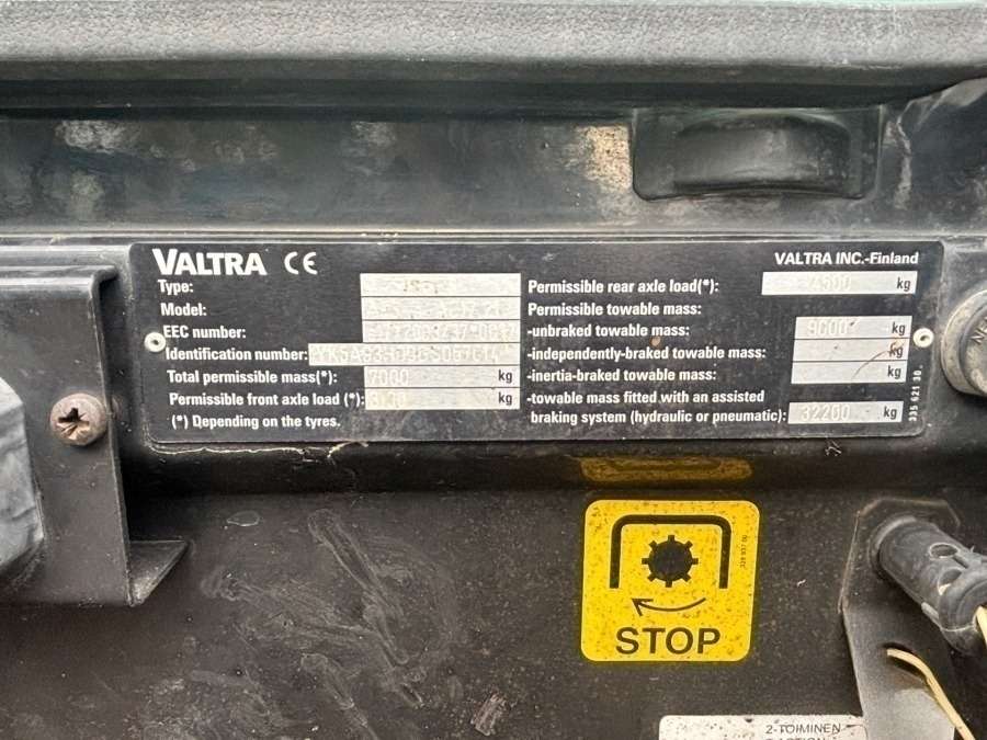 2016 Valtra A93 Tractor with front loader - Image 52