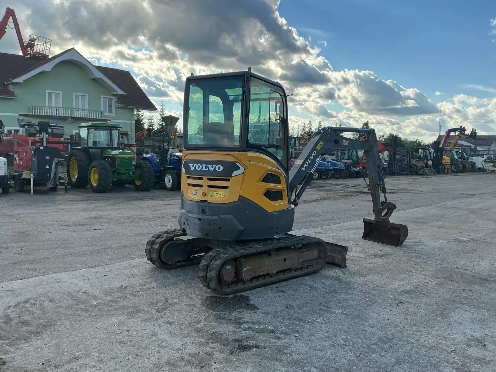2015 Volvo ECR 25 D Mini-Excavator - Image 6