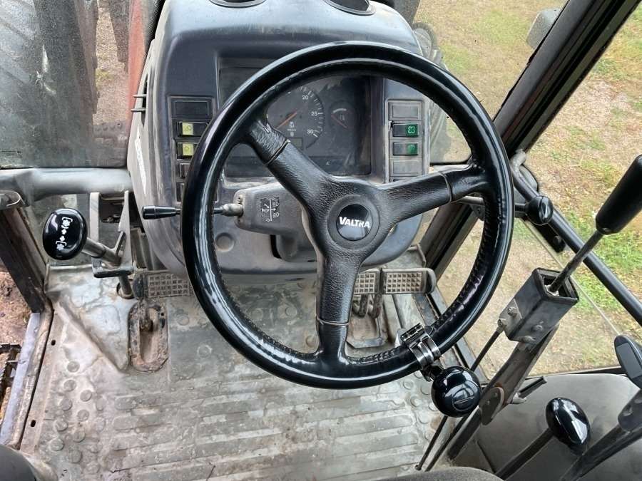 1998 Valtra Valmet 800 Four-Wheel Drive Tractor - Image 7