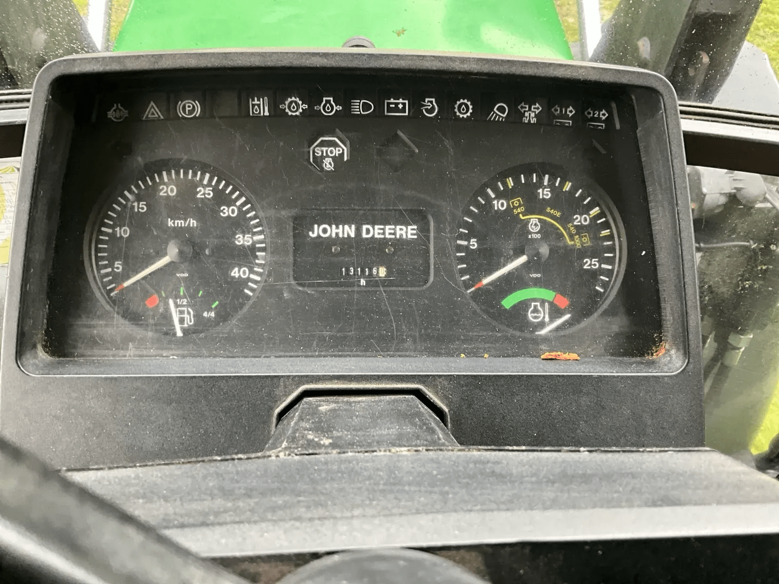 1992 John Deere 6200 Four-wheel drive farm tractor with front loader - Image 7