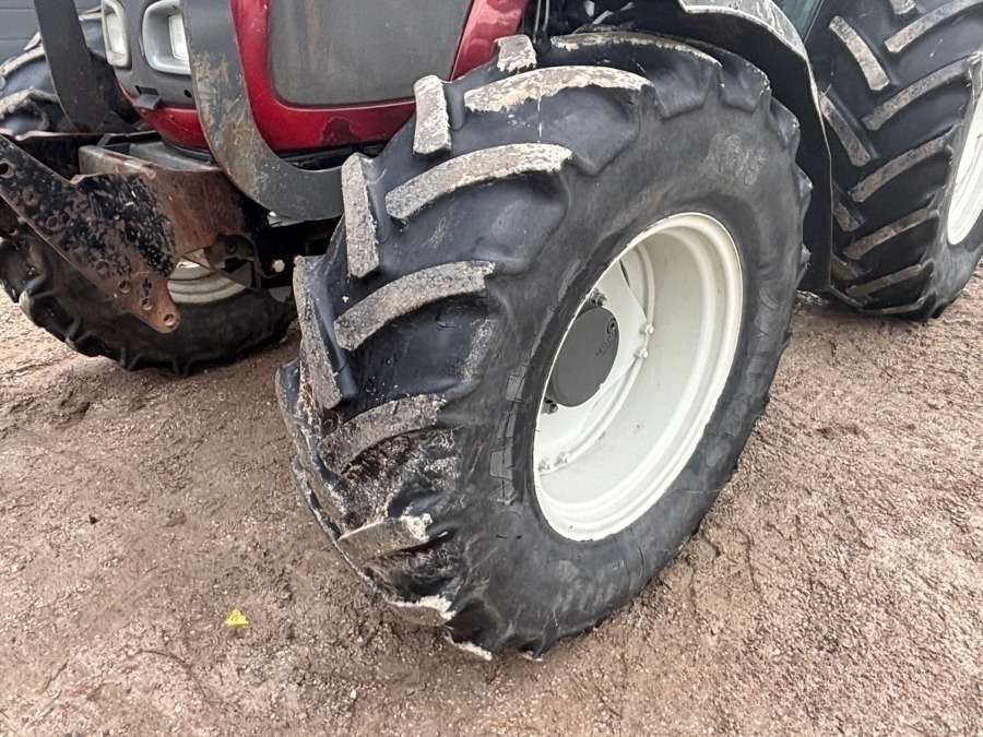 2016 Valtra A93 Tractor with front loader - Image 62
