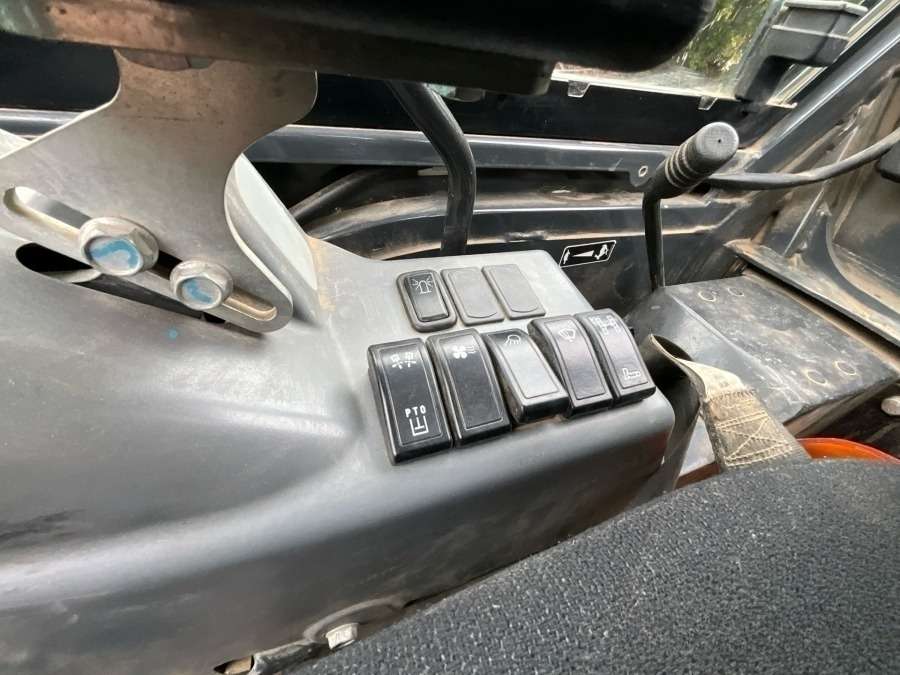 2017 Kobelco SK18 excavator with machine trailer and attachments - Image 2