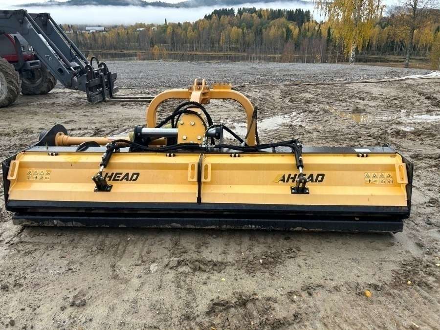 2005 Valtra C130 with snow thrower Tractor - Image 71