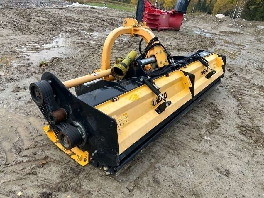 2005 Valtra C130 with snow thrower Tractor - Image 72