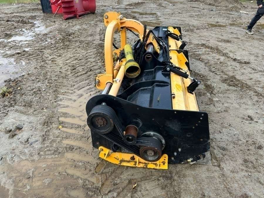 2005 Valtra C130 with snow thrower Tractor - Image 73