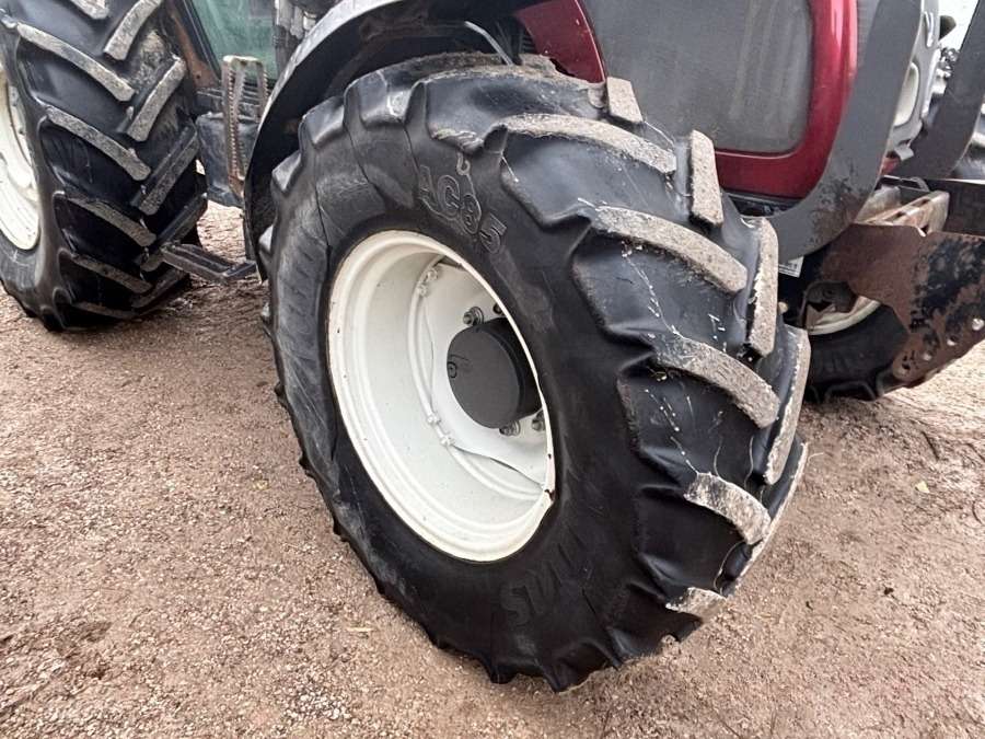 2016 Valtra A93 Tractor with front loader - Image 72