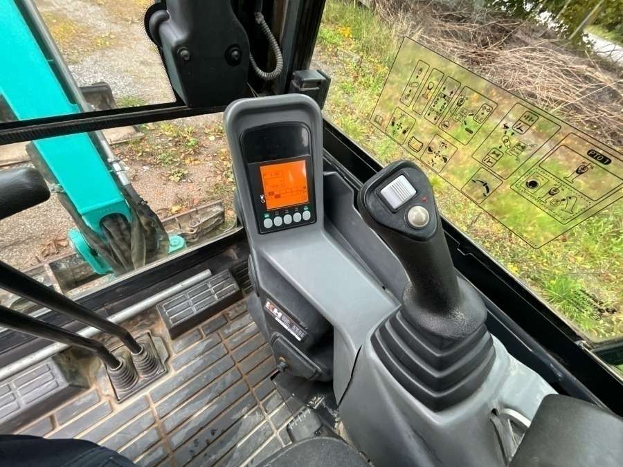 2017 Kobelco SK18 excavator with machine trailer and attachments - Image 3