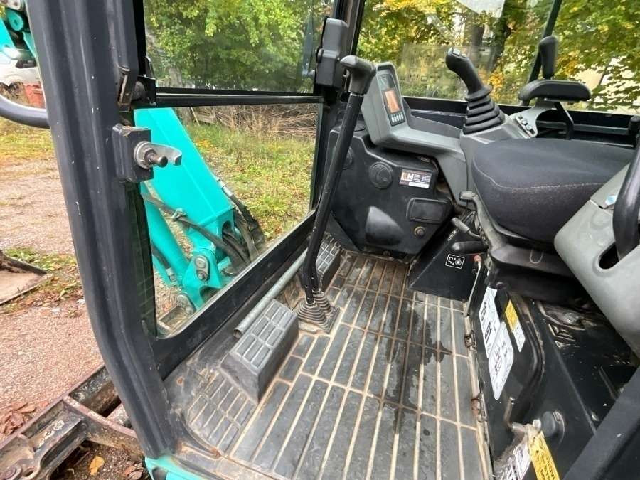 2017 Kobelco SK18 excavator with machine trailer and attachments - Image 87